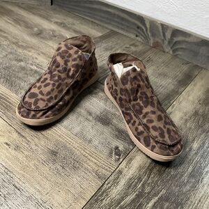 Outwoods Walk Shoes Leopard Easy Slip On